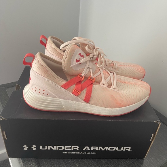 Under Armour Shoes - Under armour sneaker size 7